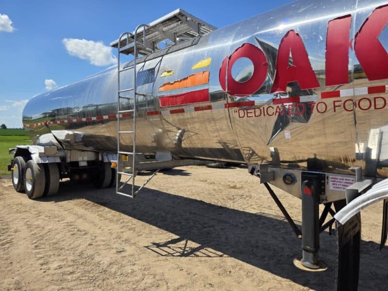 U-276 1991 Walker 6200 Gallon Stainless Steel Semi Tanker