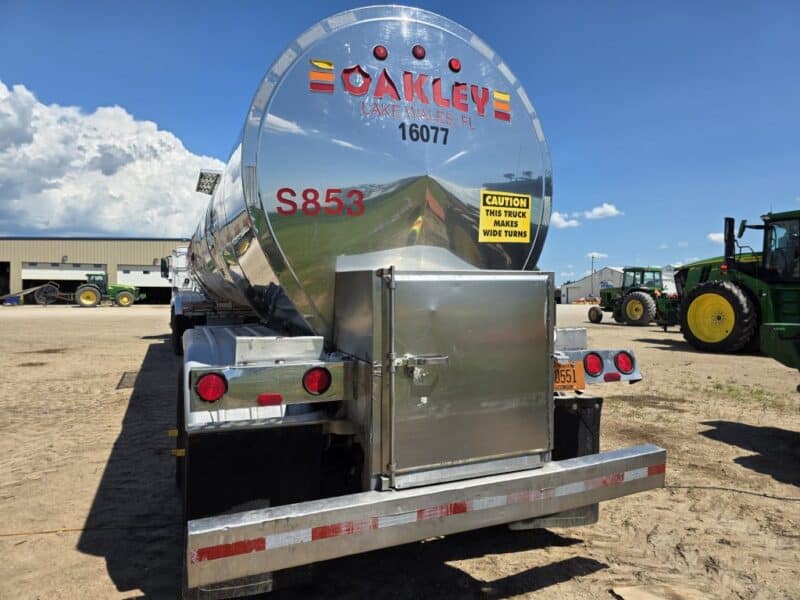 U-276 1991 Walker 6200 Gallon Stainless Steel Semi Tanker
