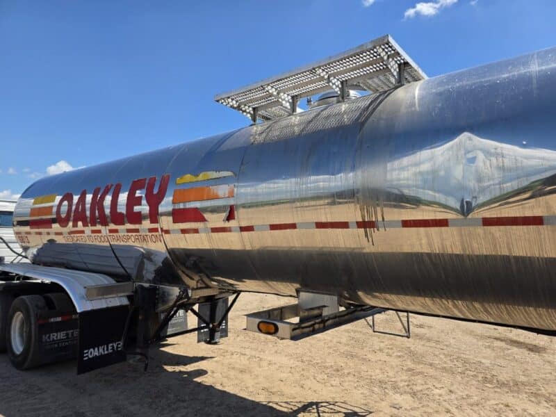U-276 1991 Walker 6200 Gallon Stainless Steel Semi Tanker