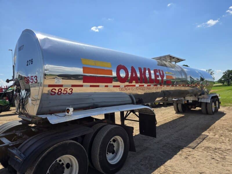 U-276 1991 Walker 6200 Gallon Stainless Steel Semi Tanker