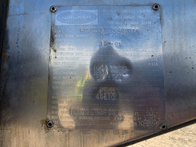 U-276 1991 Walker 6200 Gallon Stainless Steel Semi Tanker