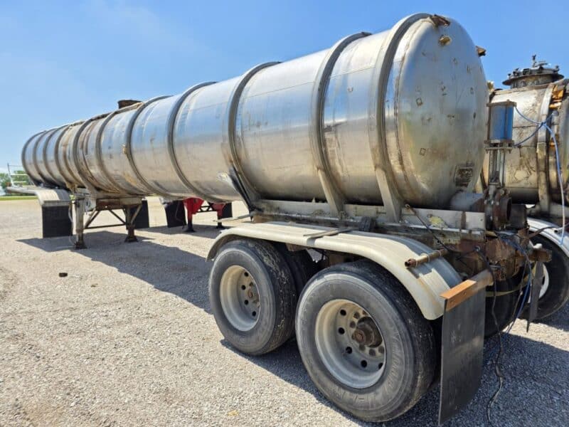 T-65 1991 Barbel 6550 Gallon Stainless Steel Semi Tanker