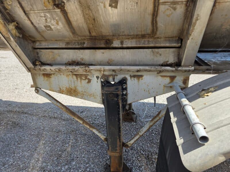 T-65 1991 Barbel 6550 Gallon Stainless Steel Semi Tanker