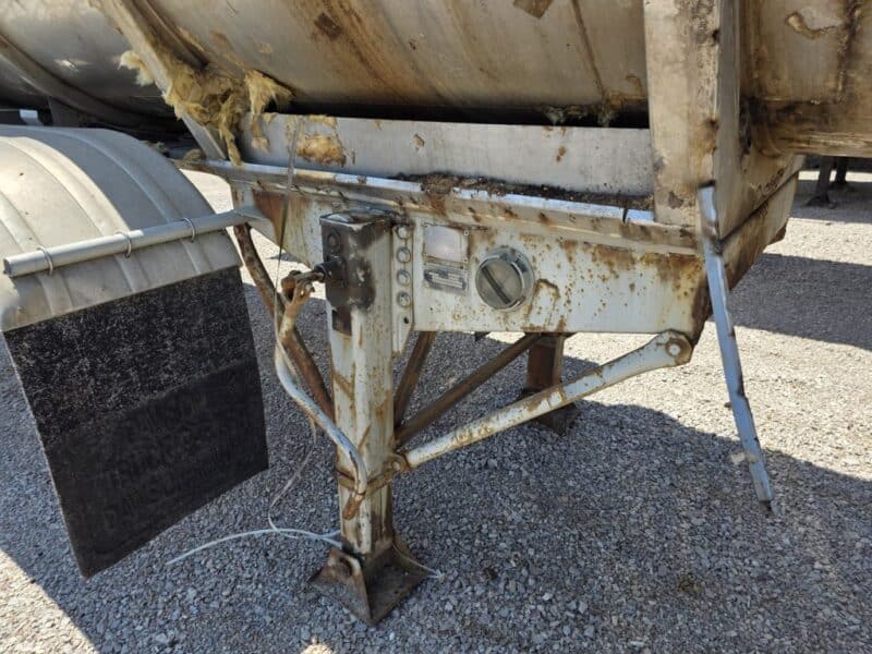 T-65 1991 Barbel 6550 Gallon Stainless Steel Semi Tanker