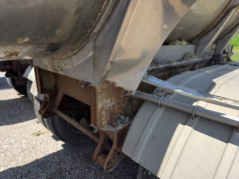 T-65 1991 Barbel 6550 Gallon Stainless Steel Semi Tanker