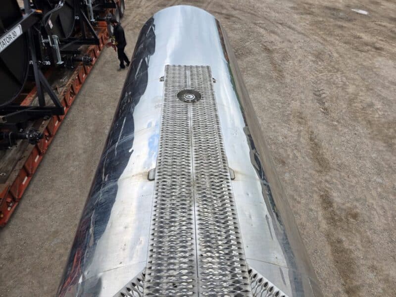 U-4828 1993 Barbel 7000 Gallon Stainless Steel Semi Tanker