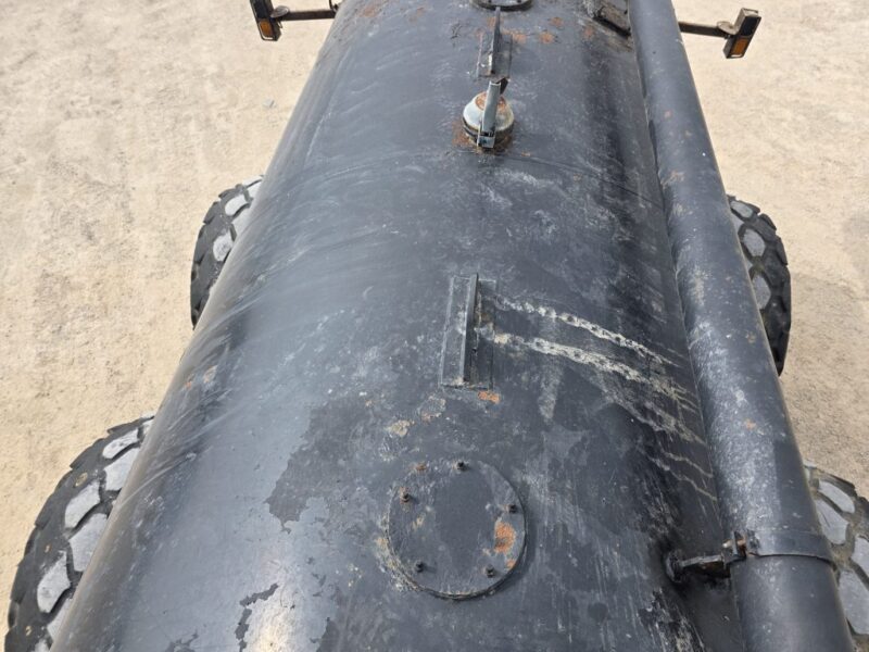 6,000 Gallon Balzer Tanker with Top Spread Splash Pan