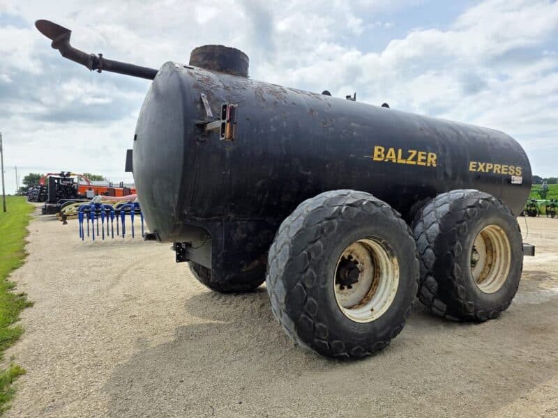 6,000 Gallon Balzer Tanker with Top Spread Splash Pan