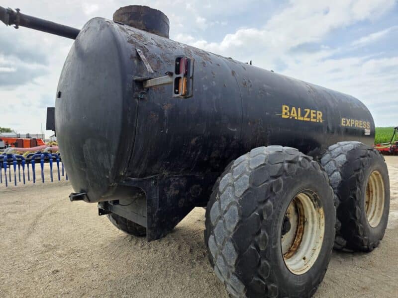 6,000 Gallon Balzer Tanker with Top Spread Splash Pan