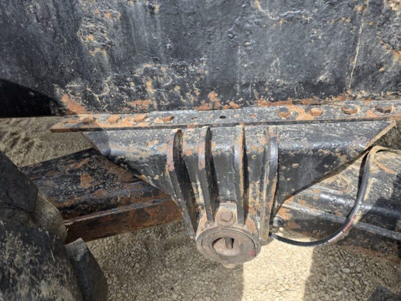 6,000 Gallon Balzer Tanker with Top Spread Splash Pan