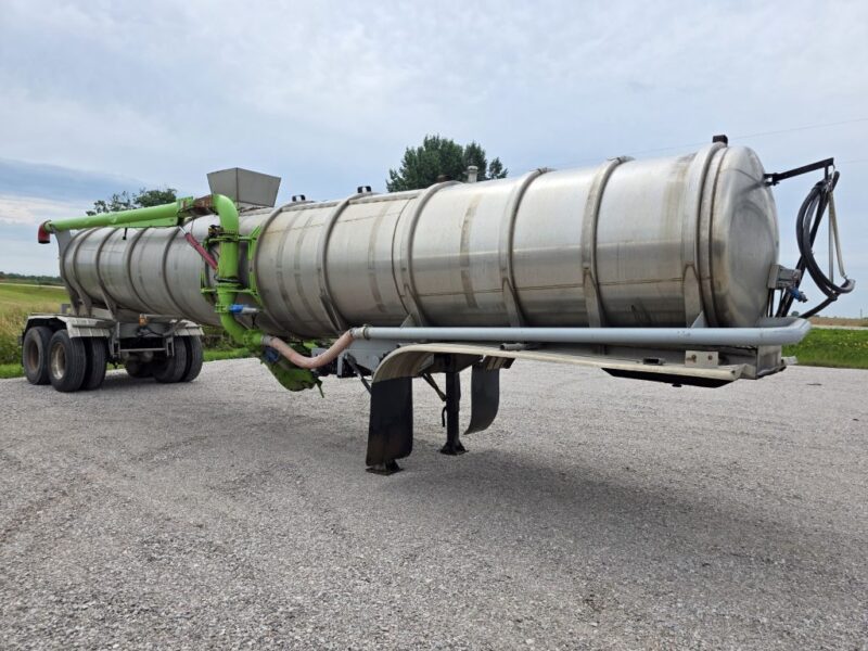 U-4822 6800 Gallon Stainless Center Dump Tanker w. HYD Offload Boom Kit