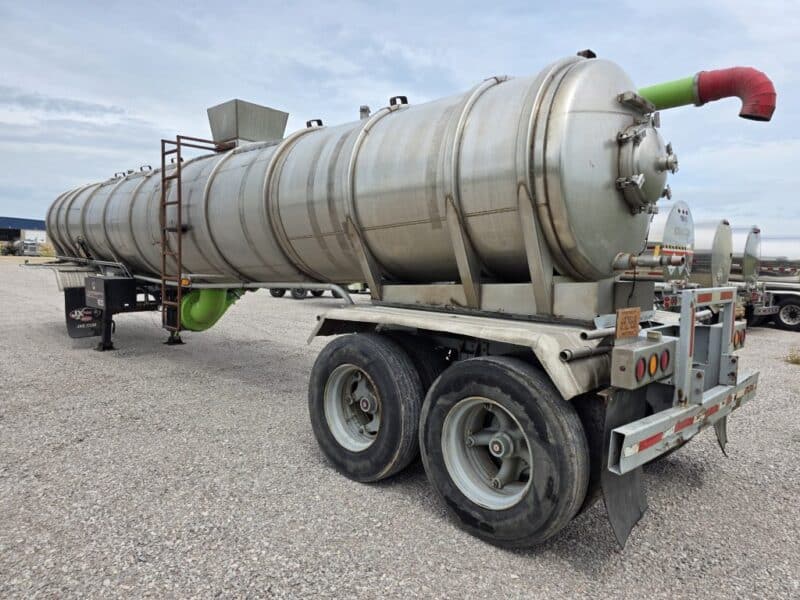 U-4822 6800 Gallon Stainless Center Dump Tanker w. HYD Offload Boom Kit