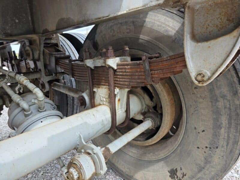 U-4822 6800 Gallon Stainless Center Dump Tanker w. HYD Offload Boom Kit