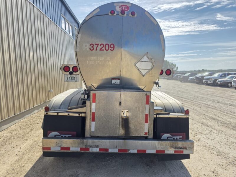 U-4829 1993 STE 5500 Gallon Stainless Steel Semi Tanker