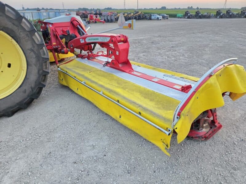 Only Used 412 Hours. Pottinger Novacat V10000 RC Triple Mower with 351 Alpha Motion Front Mower