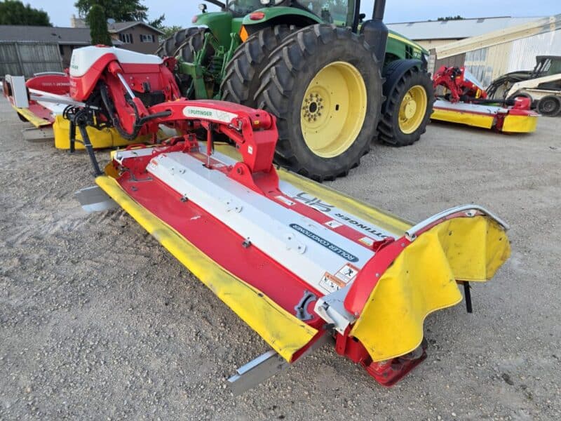 Only Used 412 Hours. Pottinger Novacat V10000 RC Triple Mower with 351 Alpha Motion Front Mower