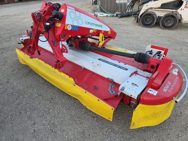 Only Used 412 Hours. Pottinger Novacat V10000 RC Triple Mower with 351 Alpha Motion Front Mower