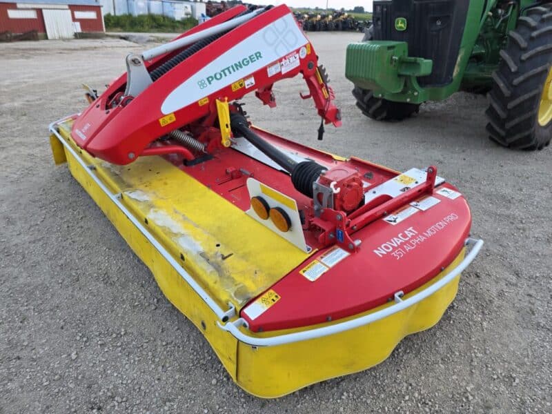 Only Used 412 Hours. Pottinger Novacat V10000 RC Triple Mower with 351 Alpha Motion Front Mower