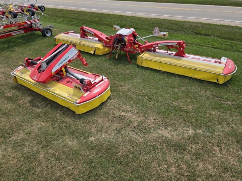 Only Used 412 Hours. Pottinger Novacat V10000 RC Triple Mower with 351 Alpha Motion Front Mower