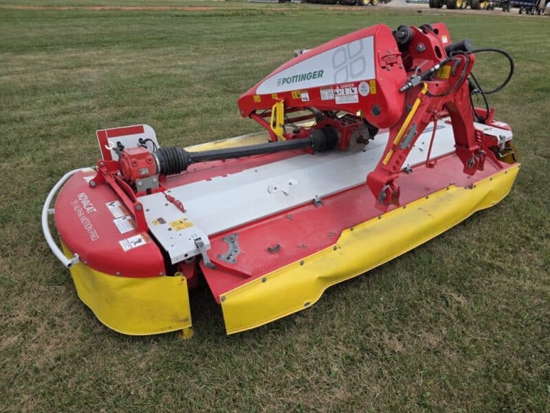 Only Used 412 Hours. Pottinger Novacat V10000 RC Triple Mower with 351 Alpha Motion Front Mower