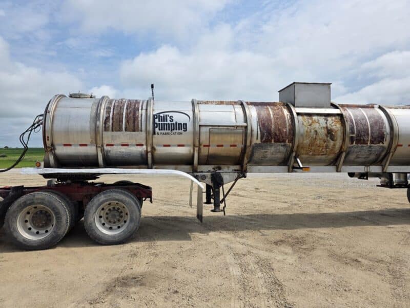 U-276 1991 Walker 6200 Gallon Stainless Steel Semi Tanker