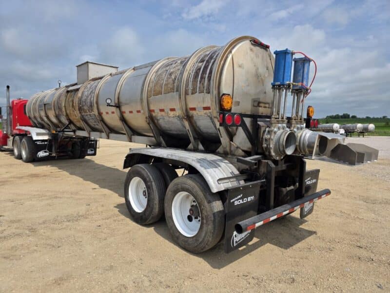 U-276 1991 Walker 6200 Gallon Stainless Steel Semi Tanker