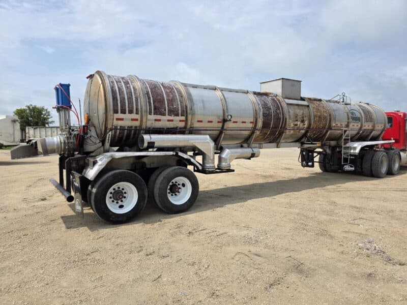 U-276 1991 Walker 6200 Gallon Stainless Steel Semi Tanker
