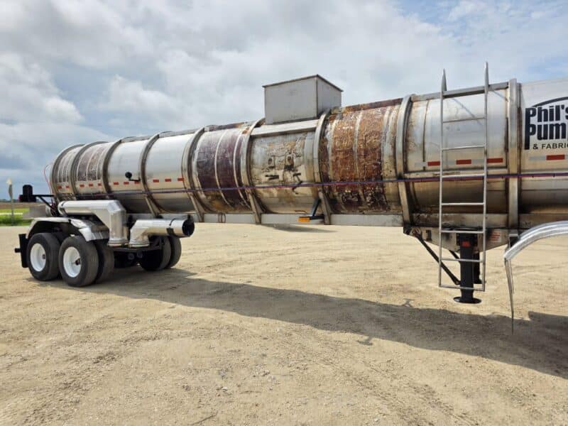 U-276 1991 Walker 6200 Gallon Stainless Steel Semi Tanker