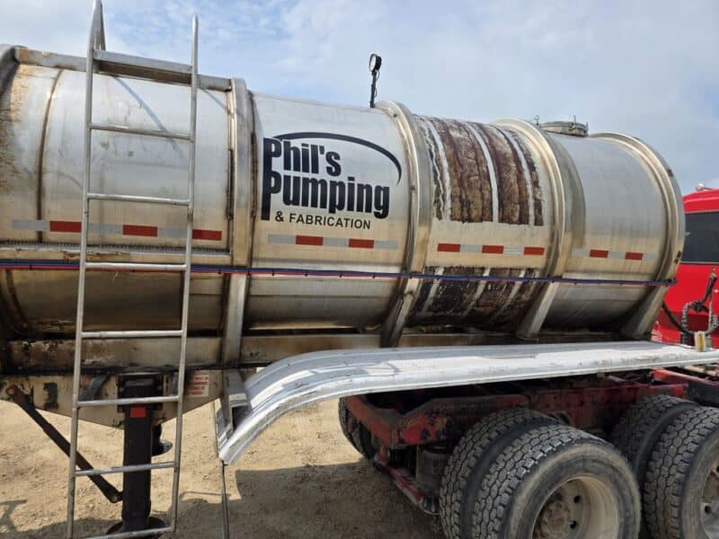 U-276 1991 Walker 6200 Gallon Stainless Steel Semi Tanker