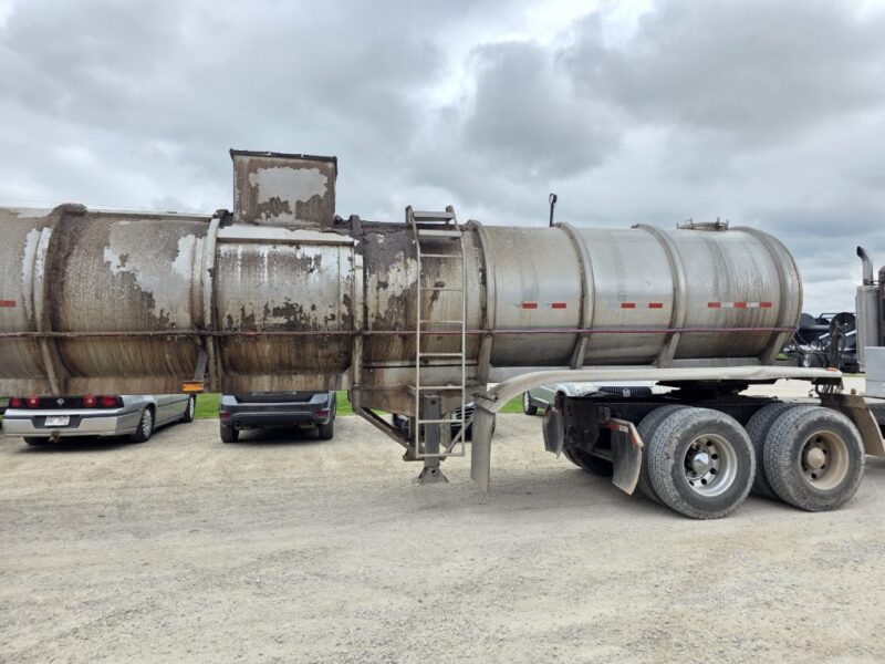 T-65 1991 Barbel 6550 Gallon Stainless Steel Semi Tanker
