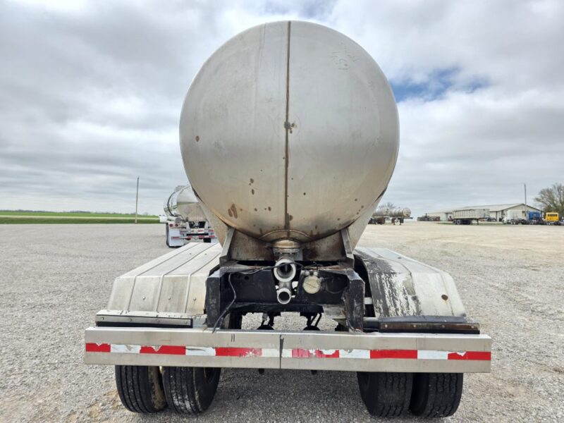 U-4827 1988 STE 7000 Gallon Stainless Steel Semi Tanker