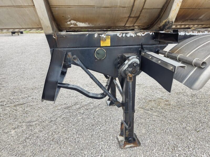 U-4827 1988 STE 7000 Gallon Stainless Steel Semi Tanker