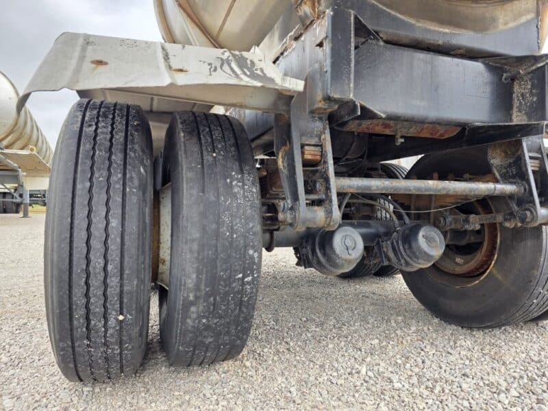 U-4827 1988 STE 7000 Gallon Stainless Steel Semi Tanker