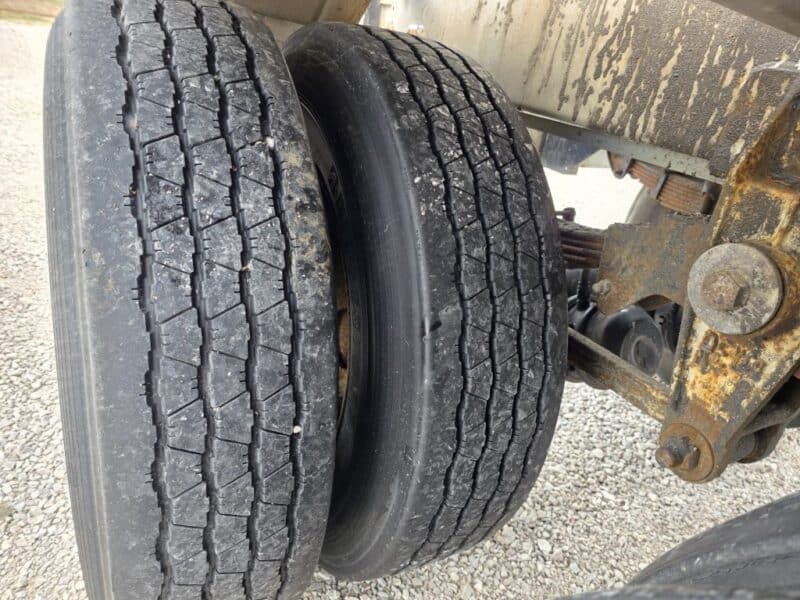 U-4827 1988 STE 7000 Gallon Stainless Steel Semi Tanker