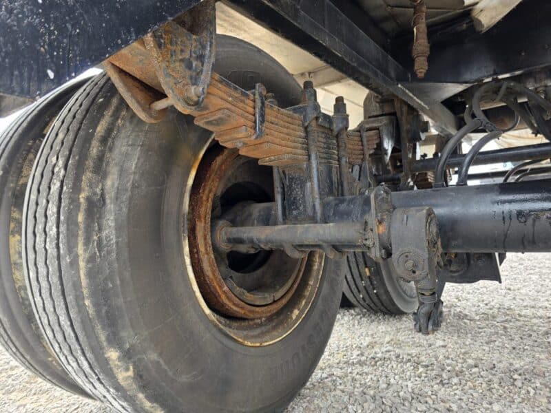 U-4827 1988 STE 7000 Gallon Stainless Steel Semi Tanker