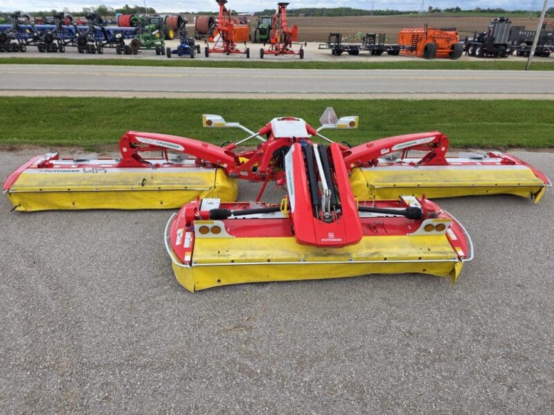 Only Used 412 Hours. Pottinger Novacat V10000 RC Triple Mower with 351 Alpha Motion Front Mower