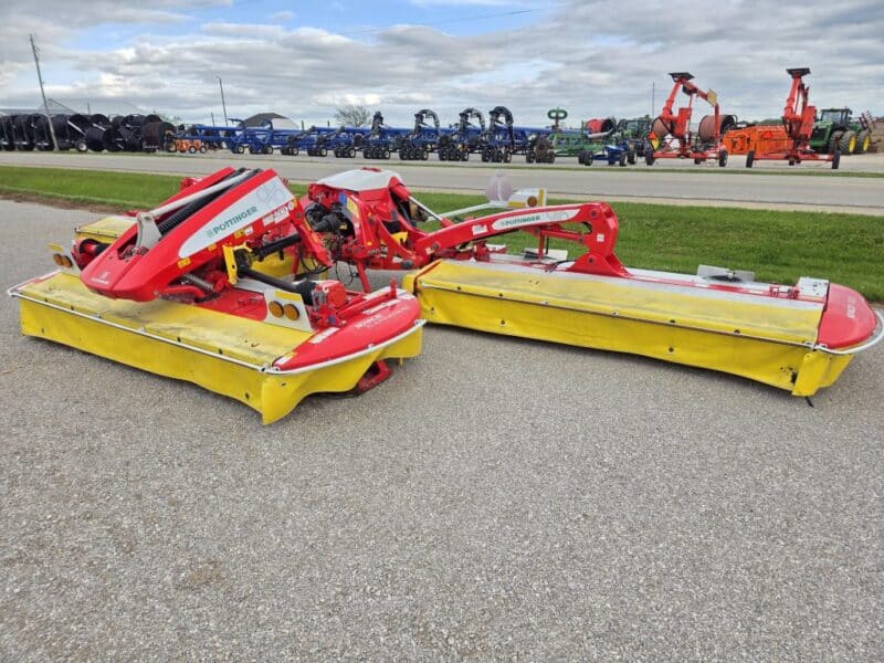 Only Used 412 Hours. Pottinger Novacat V10000 RC Triple Mower with 351 Alpha Motion Front Mower