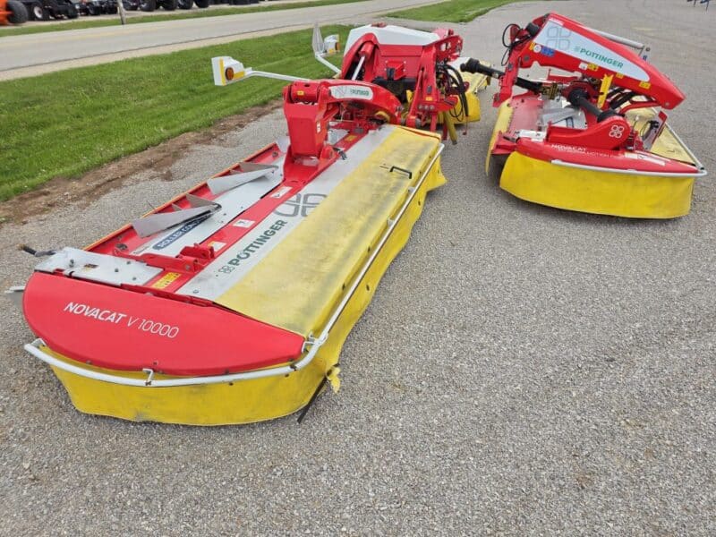 Only Used 412 Hours. Pottinger Novacat V10000 RC Triple Mower with 351 Alpha Motion Front Mower