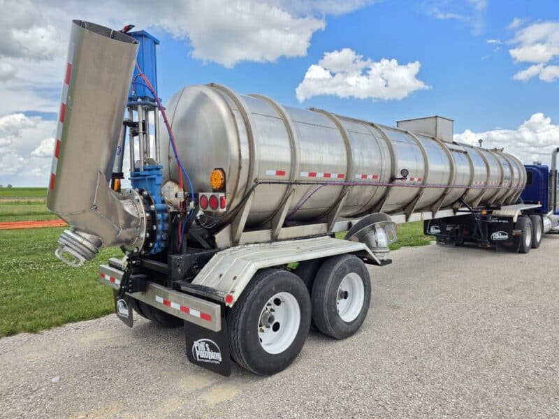 20″ Swivel Tube T-149 1988 STE 7000 Gallon Stainless Steel Semi Tanker