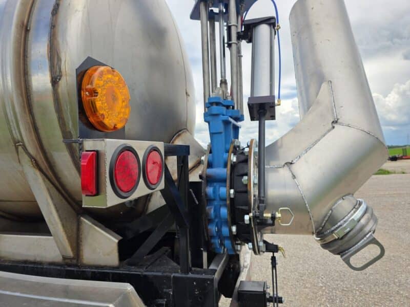 20″ Swivel Tube T-149 1988 STE 7000 Gallon Stainless Steel Semi Tanker