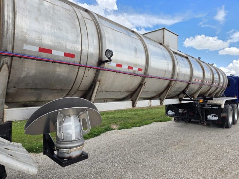 20″ Swivel Tube T-149 1988 STE 7000 Gallon Stainless Steel Semi Tanker