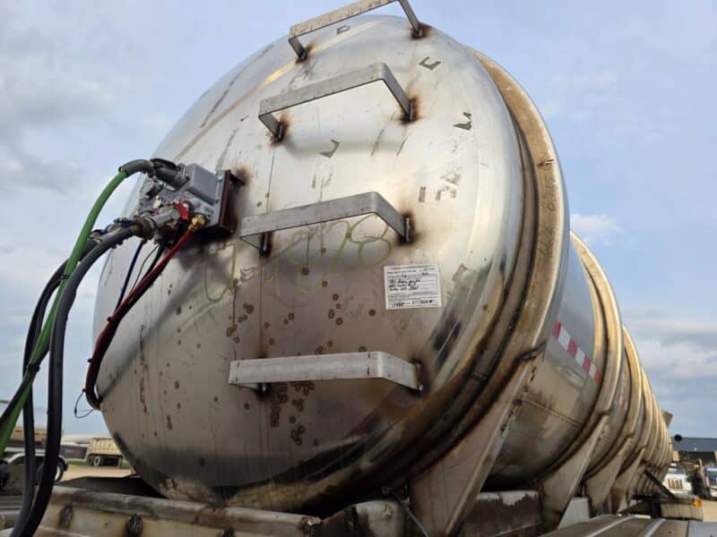 20″ Swivel Tube U-4828 1993 Barbel 7000 Gallon Stainless Steel Semi Tanker