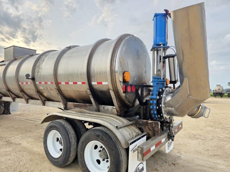 20″ Swivel Tube U-4828 1993 Barbel 7000 Gallon Stainless Steel Semi Tanker