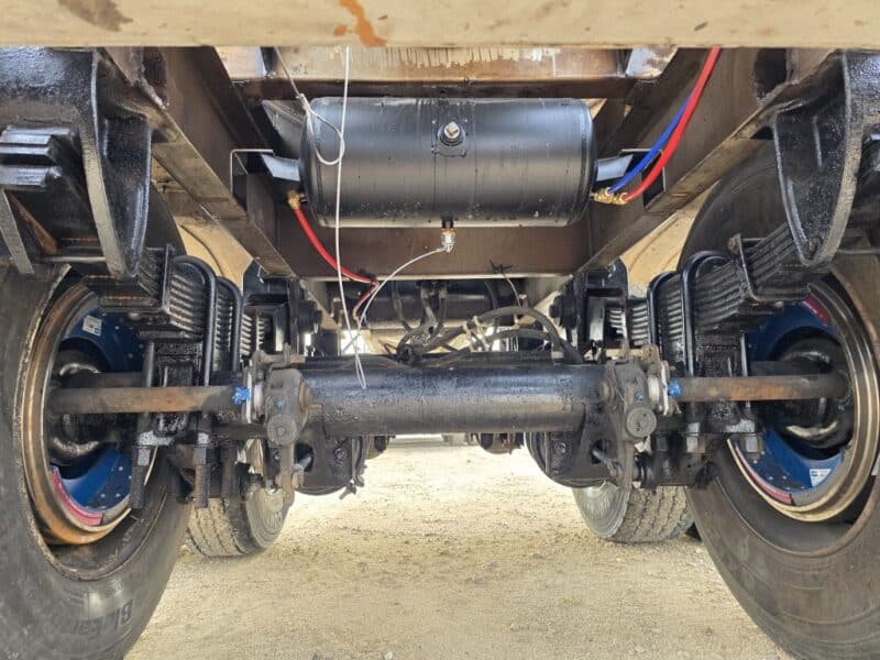 20″ Swivel Tube U-4828 1993 Barbel 7000 Gallon Stainless Steel Semi Tanker