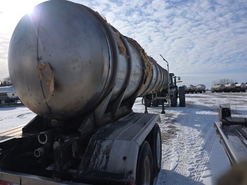 U-4827 1988 STE 7000 Gallon Stainless Steel Semi Tanker