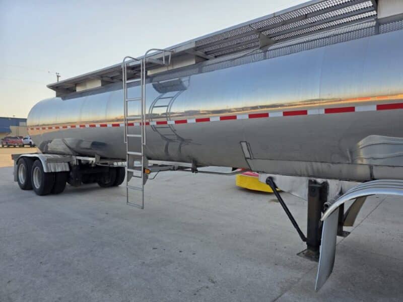 U-4830 1997 Brenner 6800 Gallon Stainless Steel Semi Tanker
