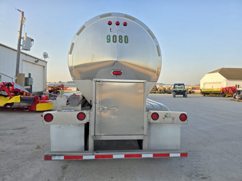 U-4830 1997 Brenner 6800 Gallon Stainless Steel Semi Tanker
