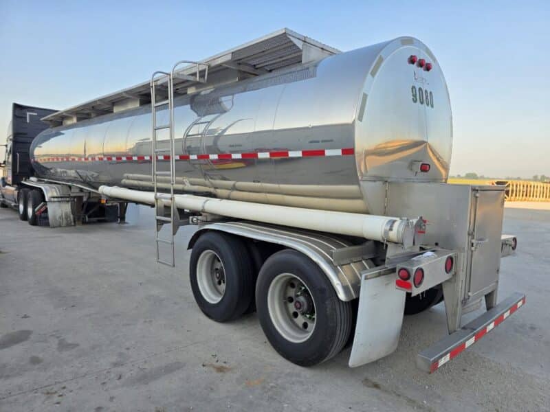 U-4830 1997 Brenner 6800 Gallon Stainless Steel Semi Tanker
