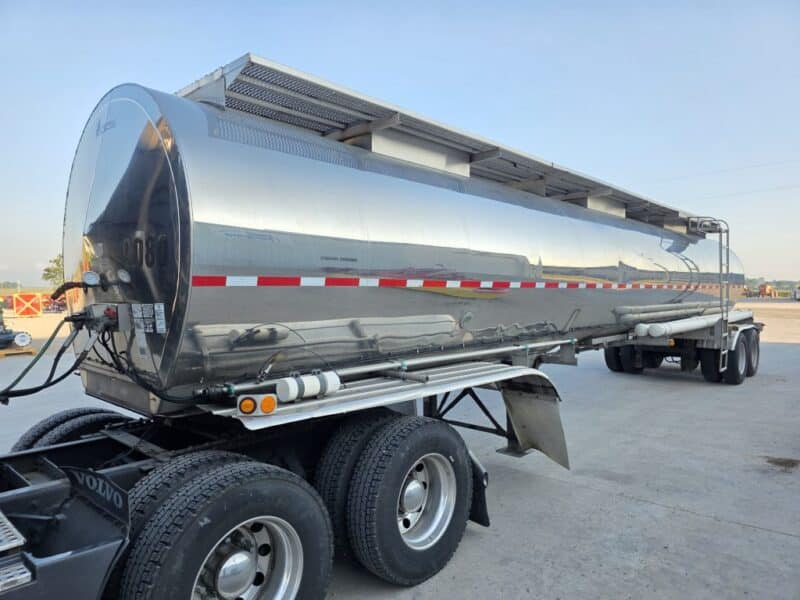 U-4830 1997 Brenner 6800 Gallon Stainless Steel Semi Tanker