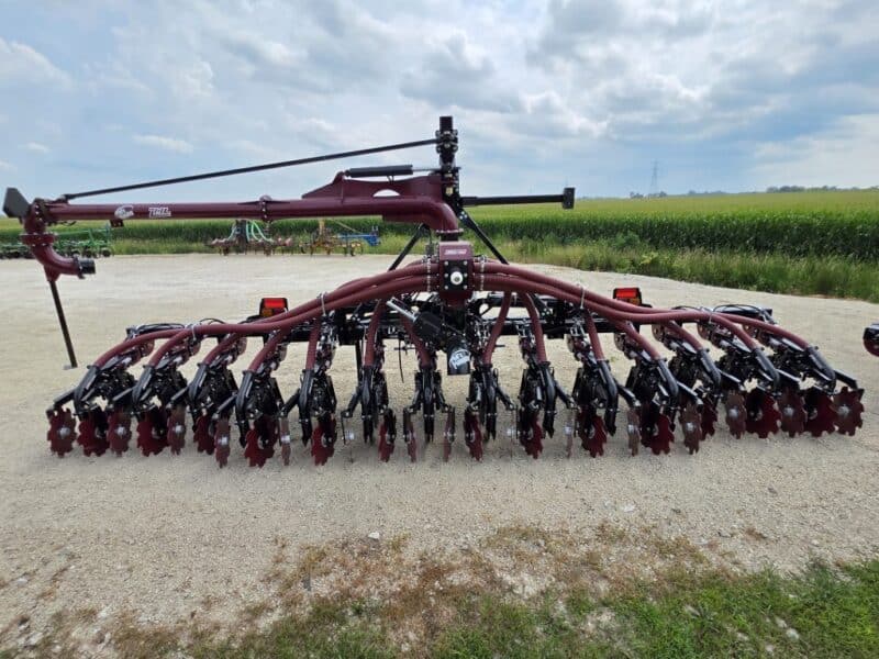 NEW 28′ ZML Toolbar w. 14 Red Viper Gen 4 Row Units w. 8″ Stinger